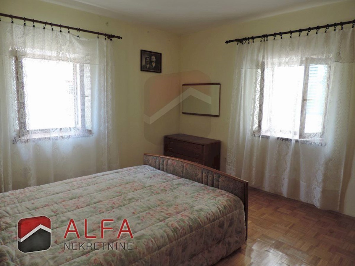 Croazia, Isola di Prvić, Šepurine, antica casa in pietra in vendita con vista mare