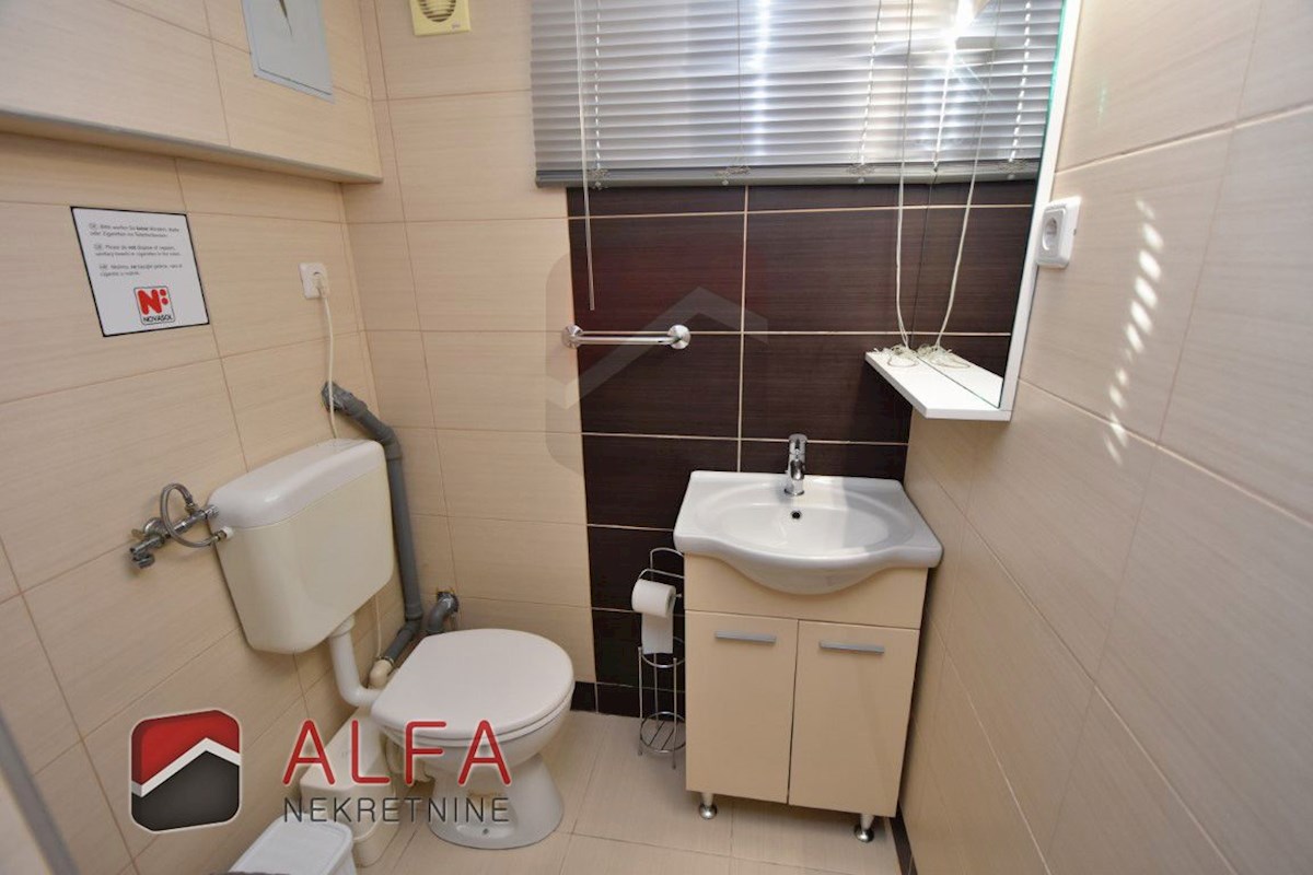 Croazia, Vodice – appartamento arredato al piano terra con cortile