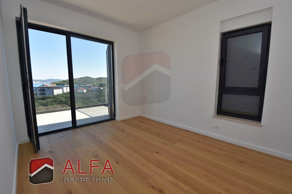 Croazia, Isola di Murter, Betina – ATTRAENTE – nuova villa di lusso per famiglie in vendita, piscina, garage e vista mare