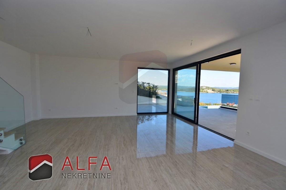 Croazia, Isola di Murter, Betina – ATTRAENTE – nuova villa di lusso per famiglie in vendita, piscina, garage e vista mare