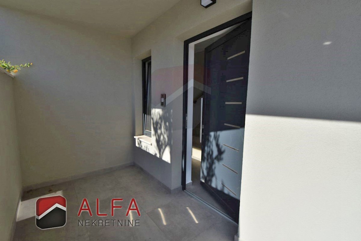 Croazia, Isola di Murter, Betina – ATTRAENTE – nuova villa di lusso per famiglie in vendita, piscina, garage e vista mare