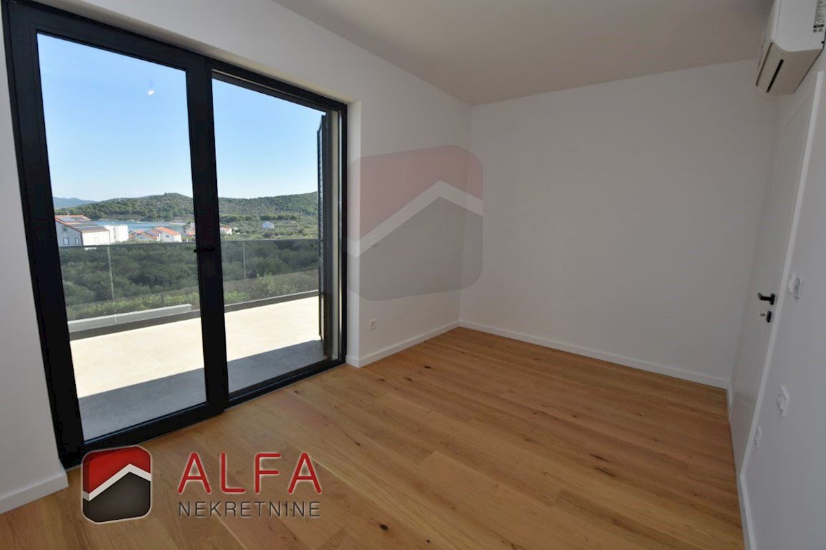 Croazia, Isola di Murter, Betina – ATTRAENTE – nuova villa di lusso per famiglie in vendita, piscina, garage e vista mare