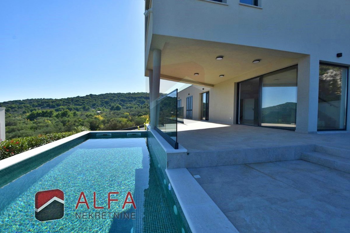 Croazia, Isola di Murter, Betina – ATTRAENTE – nuova villa di lusso per famiglie in vendita, piscina, garage e vista mare