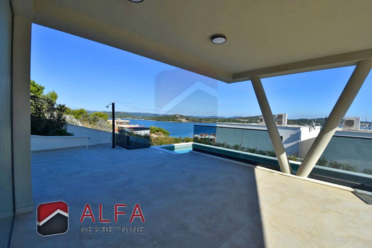 Croazia, Isola di Murter, Betina – ATTRAENTE – nuova villa di lusso per famiglie in vendita, piscina, garage e vista mare