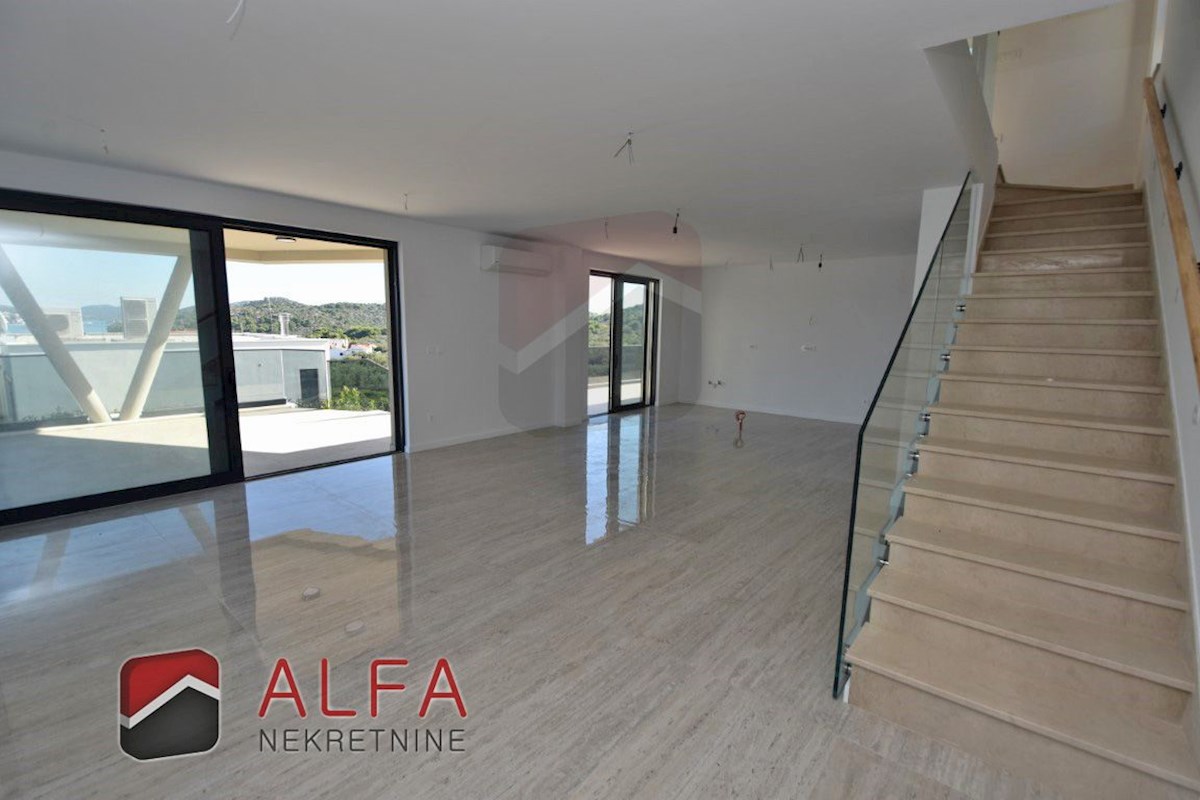 Croazia, Isola di Murter, Betina – ATTRAENTE – nuova villa di lusso per famiglie in vendita, piscina, garage e vista mare