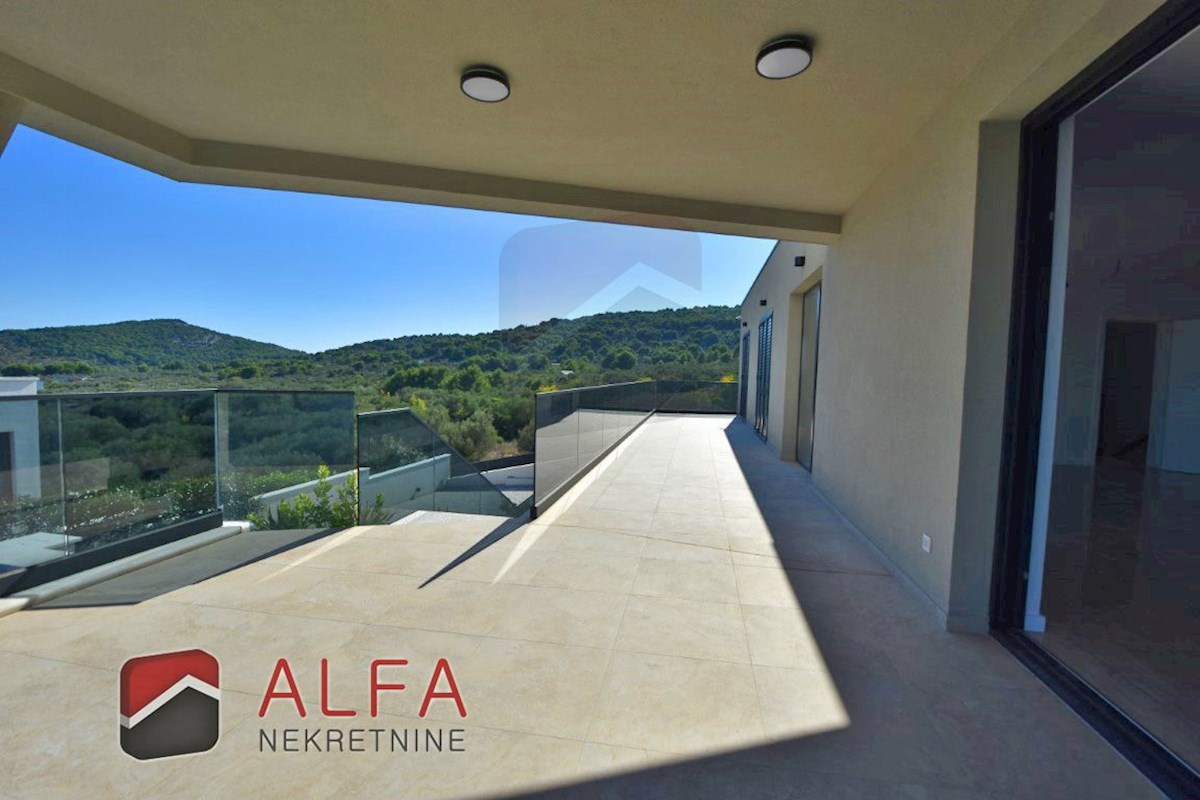 Croazia, Isola di Murter, Betina – ATTRAENTE – nuova villa di lusso per famiglie in vendita, piscina, garage e vista mare
