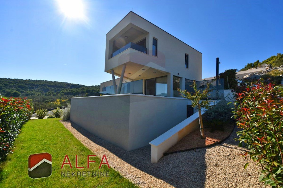 Croazia, Isola di Murter, Betina – ATTRAENTE – nuova villa di lusso per famiglie in vendita, piscina, garage e vista mare