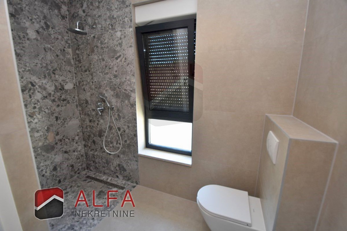 Croazia, Isola di Murter, Betina – ATTRAENTE – nuova villa di lusso per famiglie in vendita, piscina, garage e vista mare