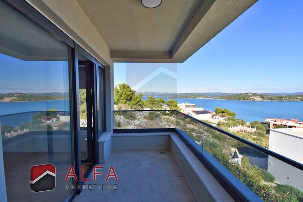 Croazia, Isola di Murter, Betina – ATTRAENTE – nuova villa di lusso per famiglie in vendita, piscina, garage e vista mare