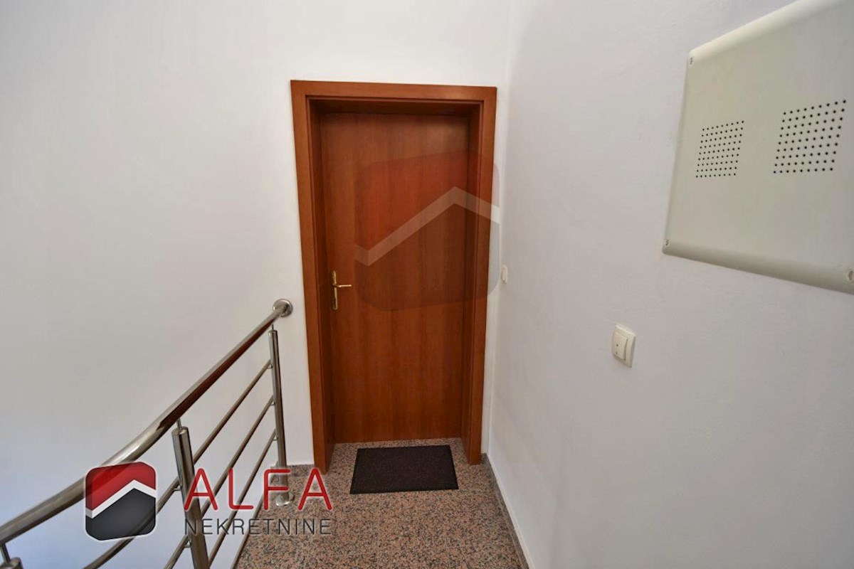 Croazia, Vodice, appartamento con due camere da letto splendidamente arredato in vendita vicino al mare