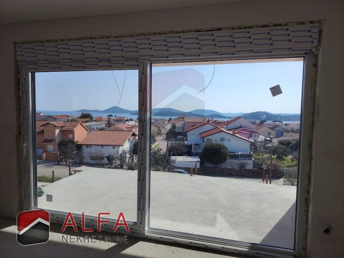 Croazia, Tribunj – appartamento nuovo in vendita, secondo piano, vista mare