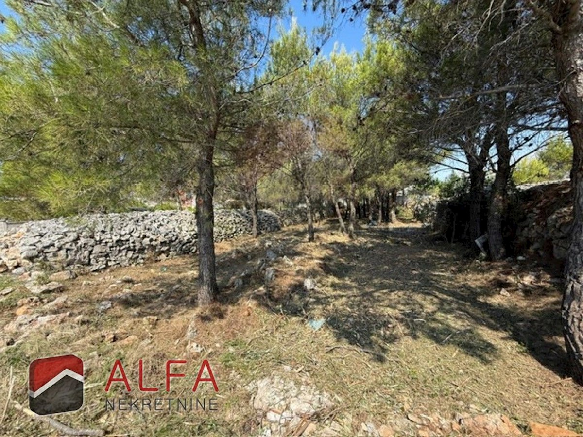 Croazia, Vodice, terreno edificabile in vendita con un progetto per 9 appartamenti