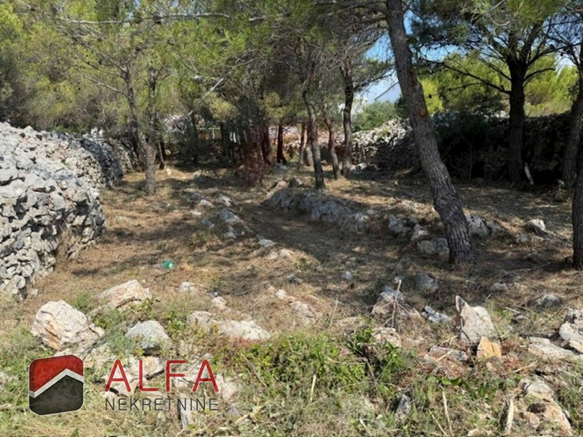 Croazia, Vodice, terreno edificabile in vendita con un progetto per 9 appartamenti