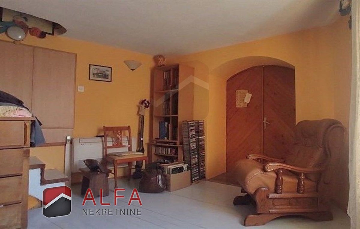 Croazia, Isola di Prvić, Šepurine, antica casa in pietra in vendita con vista mare