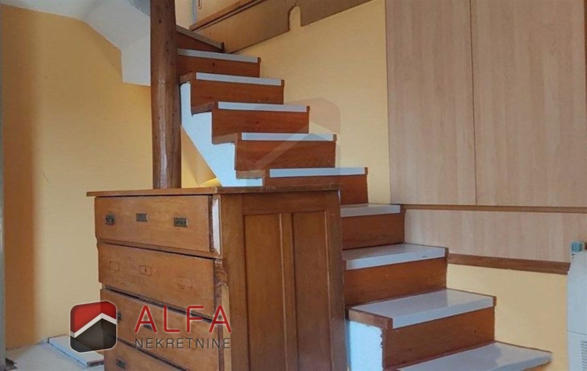 Croazia, Isola di Prvić, Šepurine, antica casa in pietra in vendita con vista mare