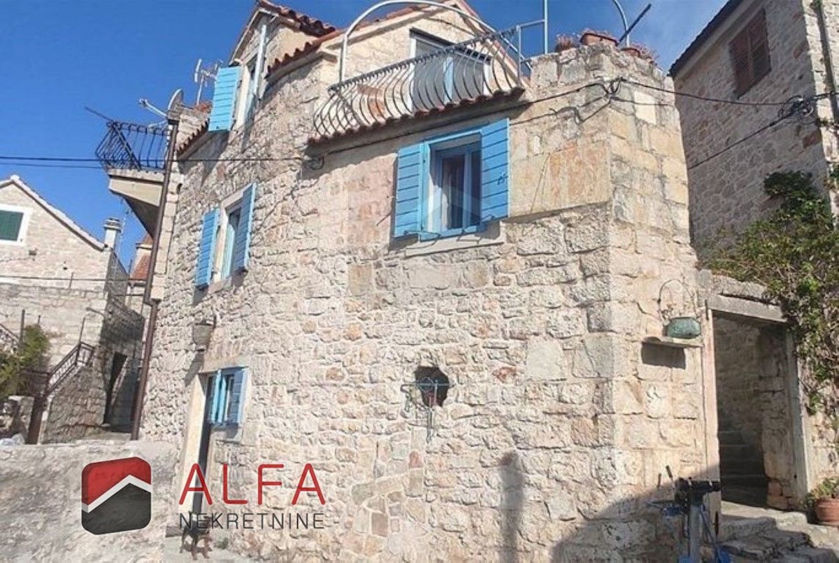 Croazia, Isola di Prvić, Šepurine, antica casa in pietra in vendita con vista mare