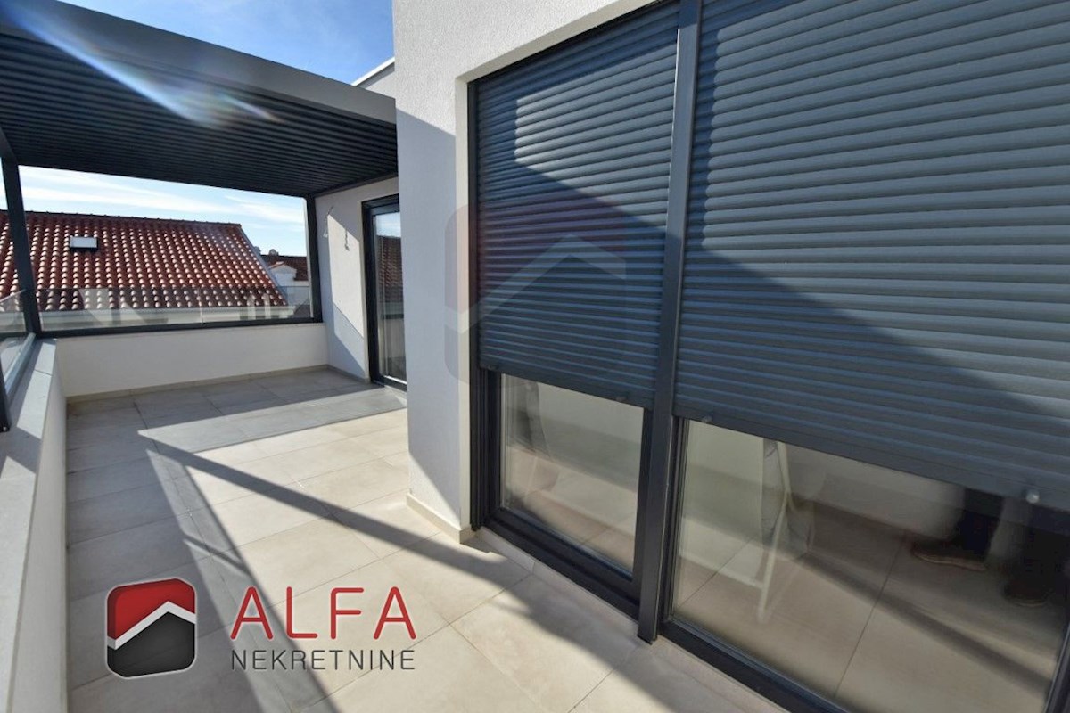 Croazia, Vodice, Srima, nuova casa bifamiliare arredata in vendita, vicino al mare