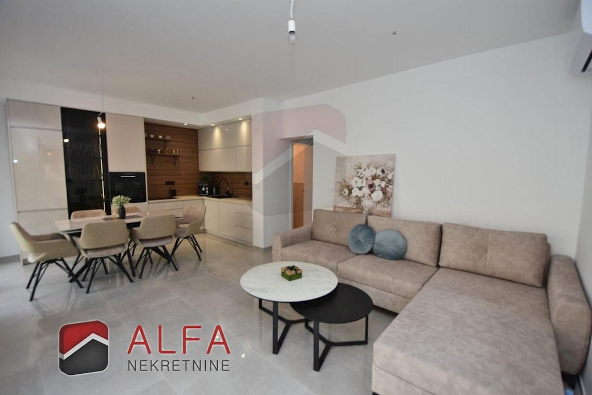 Croazia, Vodice, Srima, nuova casa bifamiliare arredata in vendita, vicino al mare