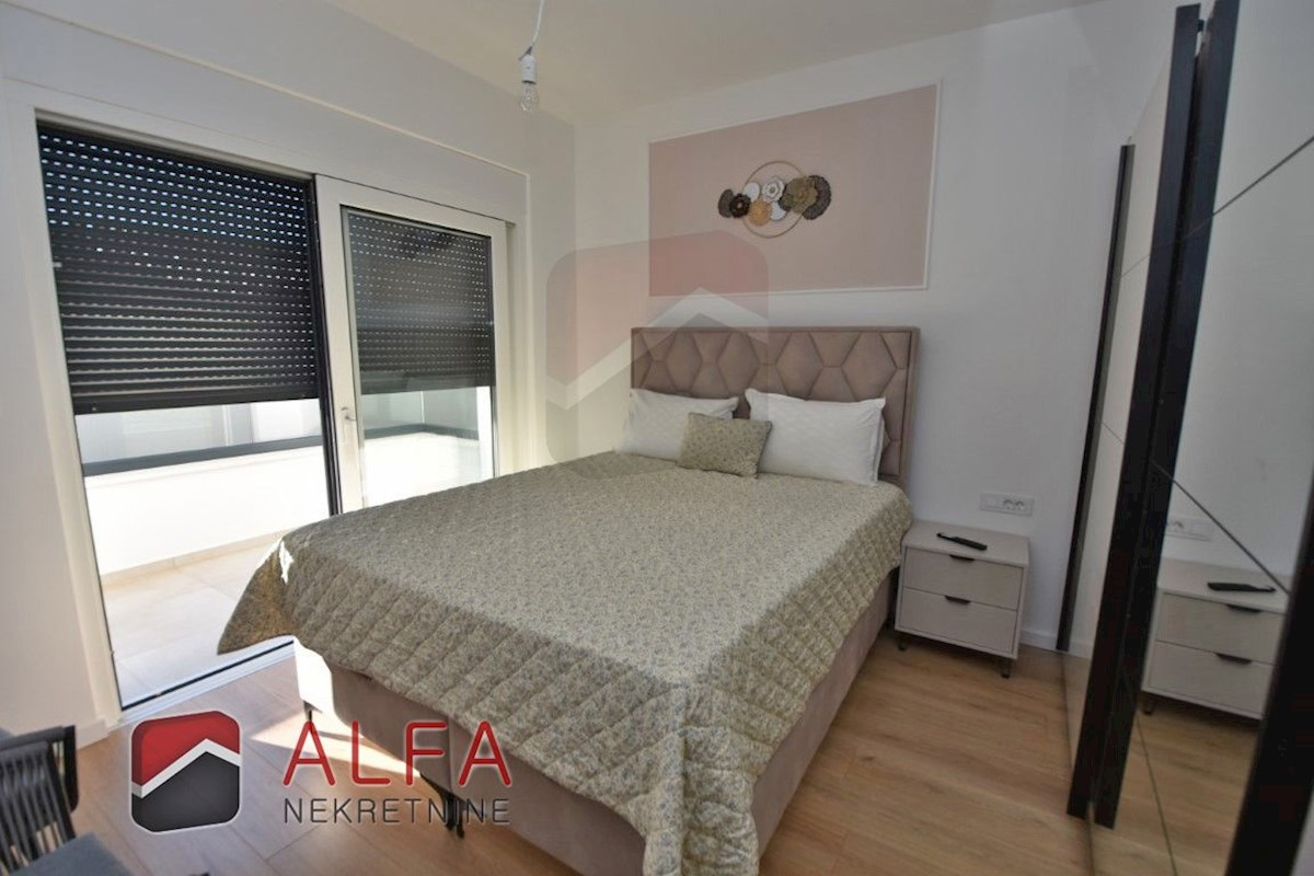 Croazia, Vodice, Srima, nuova casa bifamiliare arredata in vendita, vicino al mare