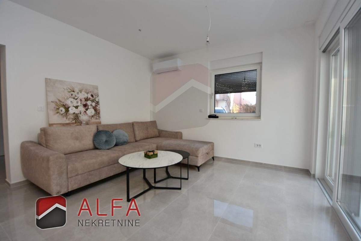 Croazia, Vodice, Srima, nuova casa bifamiliare arredata in vendita, vicino al mare