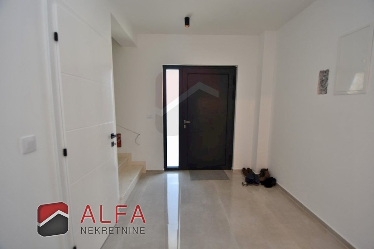 Croazia, Vodice, Srima, nuova casa bifamiliare arredata in vendita, vicino al mare