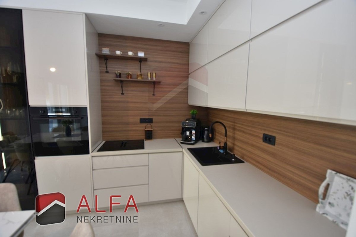 Croazia, Vodice, Srima, nuova casa bifamiliare arredata in vendita, vicino al mare