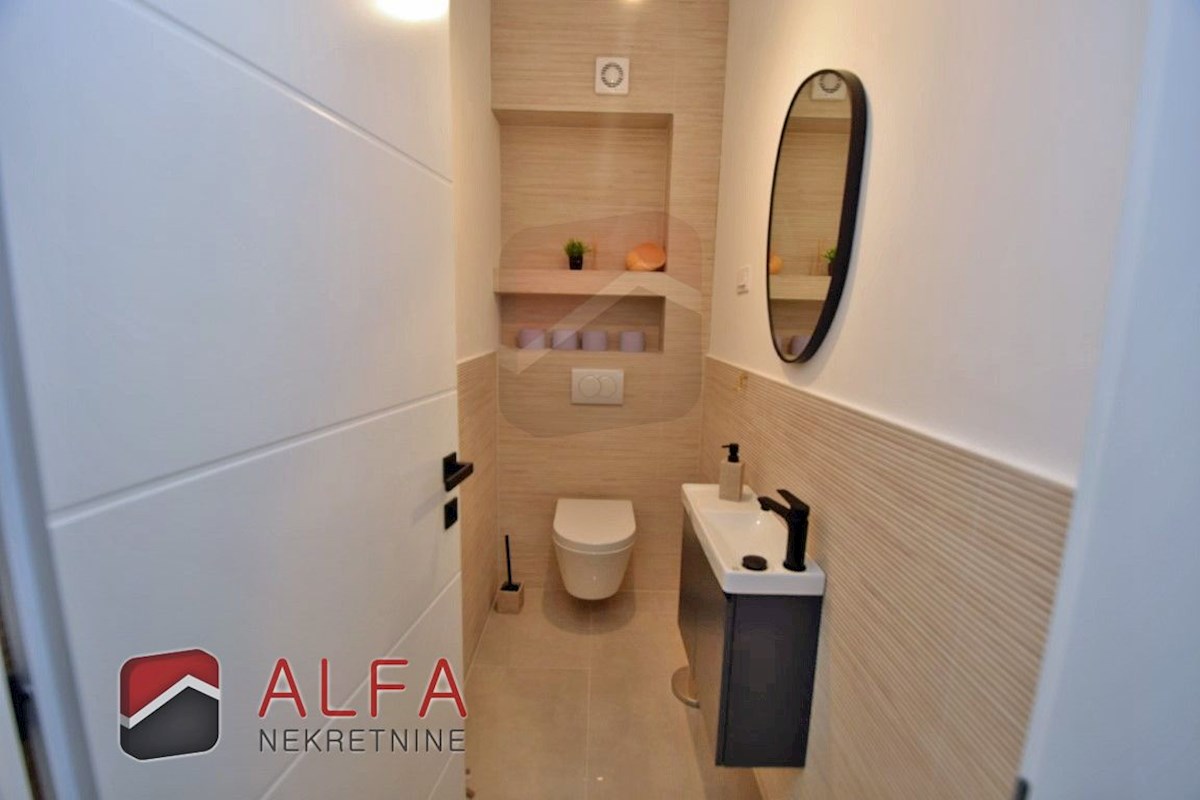 Croazia, Vodice, Srima, nuova casa bifamiliare arredata in vendita, vicino al mare