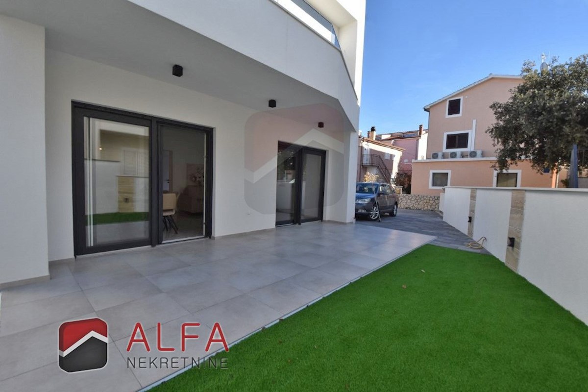 Croazia, Vodice, Srima, nuova casa bifamiliare arredata in vendita, vicino al mare