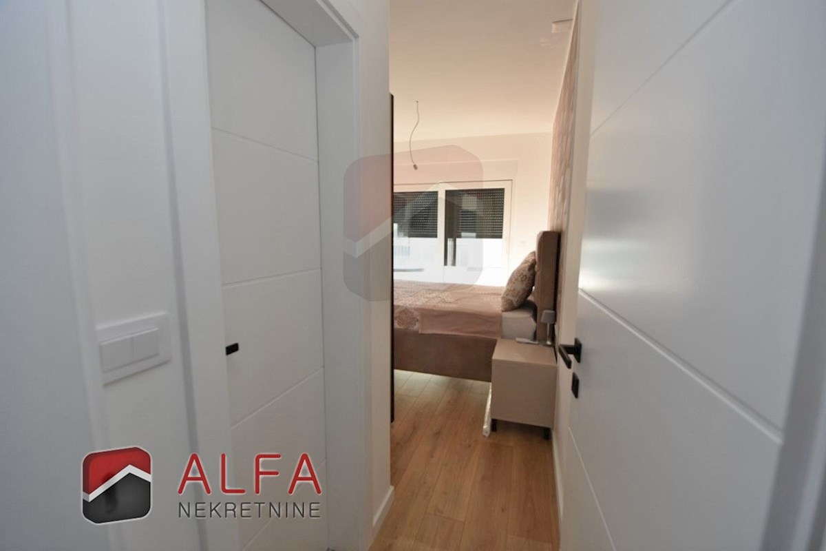 Croazia, Vodice, Srima, nuova casa bifamiliare arredata in vendita, vicino al mare