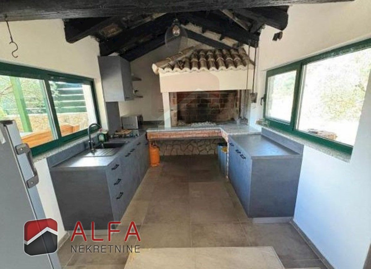 Campagna di Vodice – casa con piscina e uliveto in vendita