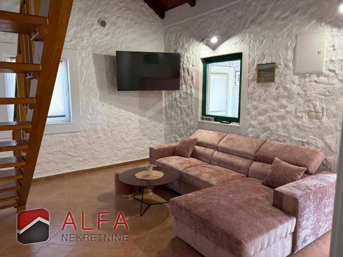 Campagna di Vodice – casa con piscina e uliveto in vendita