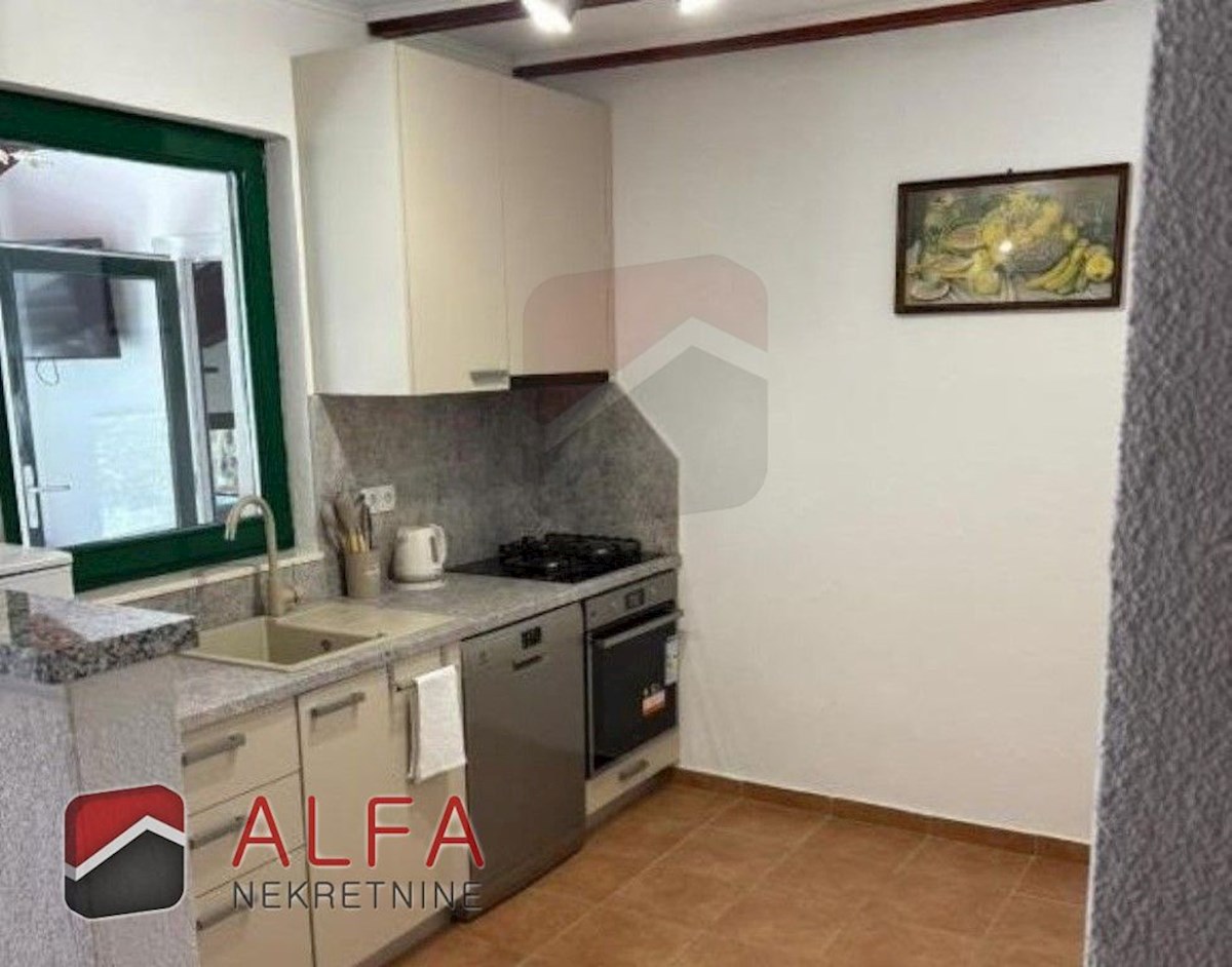 Campagna di Vodice – casa con piscina e uliveto in vendita