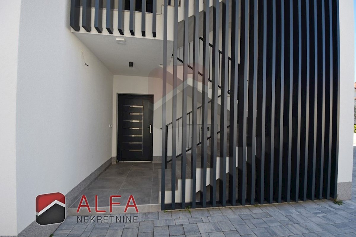 Croazia, Vodice – nuovo appartamento confortevole in vendita, piano terra, giardino, riscaldamento a pavimento