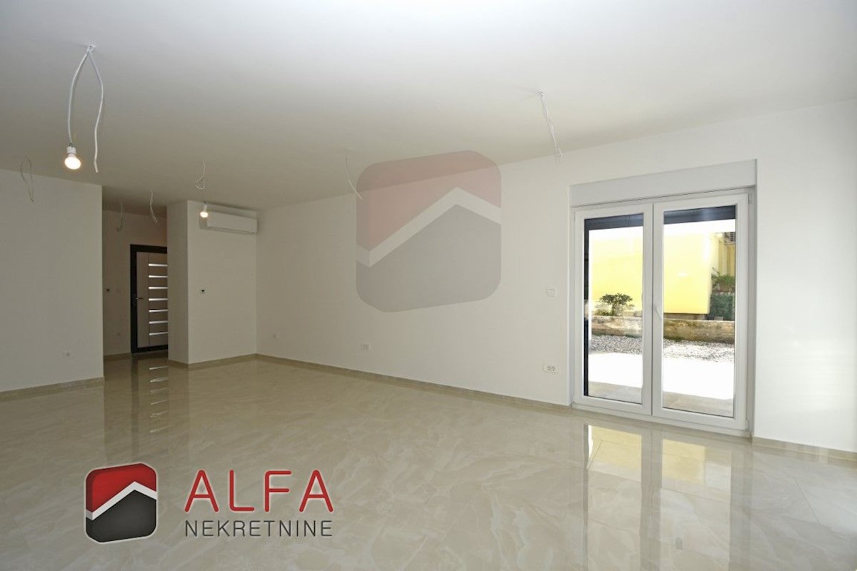Croazia, Vodice – nuovo appartamento confortevole in vendita, piano terra, giardino, riscaldamento a pavimento