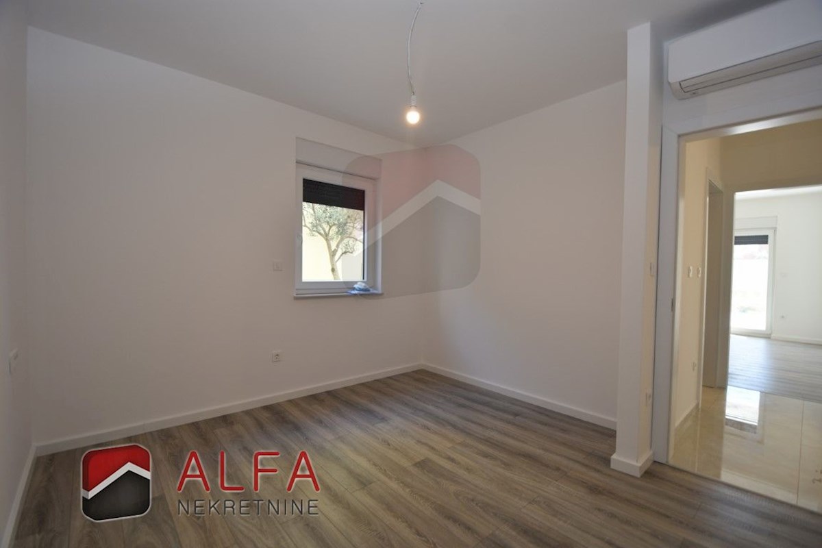 Croazia, Vodice – nuovo appartamento confortevole in vendita, piano terra, giardino, riscaldamento a pavimento