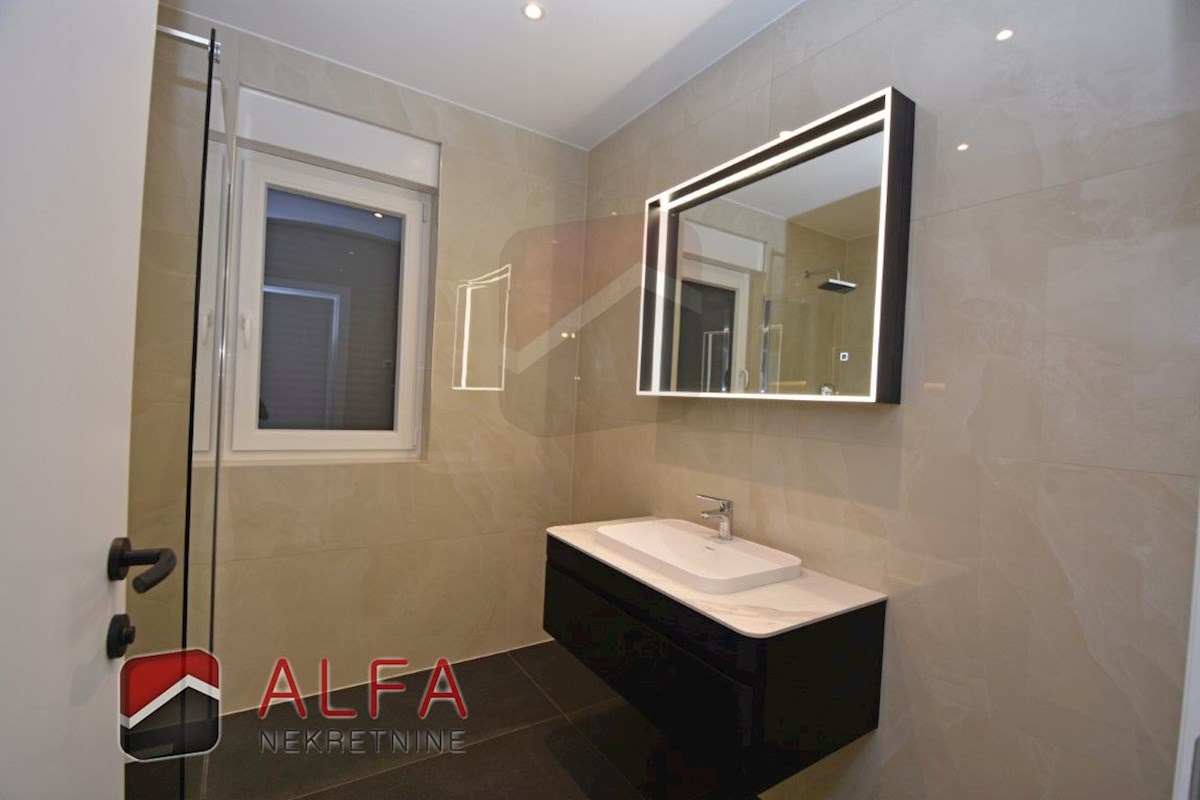 Croazia, Vodice – nuovo appartamento confortevole in vendita, piano terra, giardino, riscaldamento a pavimento