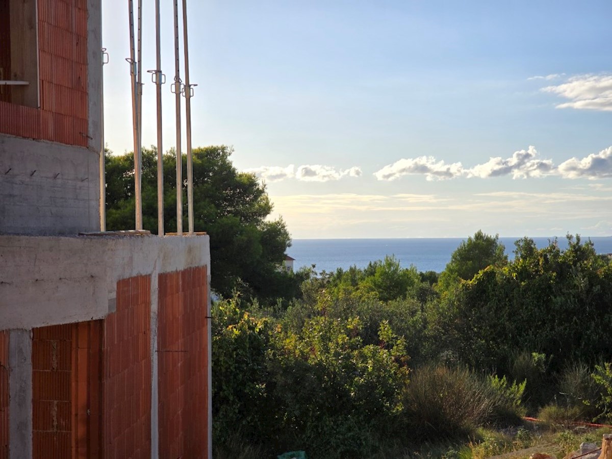 Primošten, casa familiare moderna con wellness e piscina