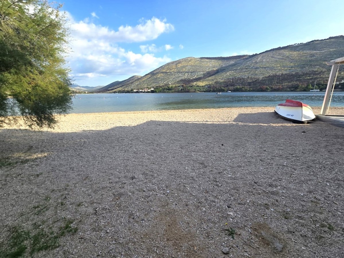 Riviera di Sebenico, offerta esclusiva, casa in prima fila sul mare