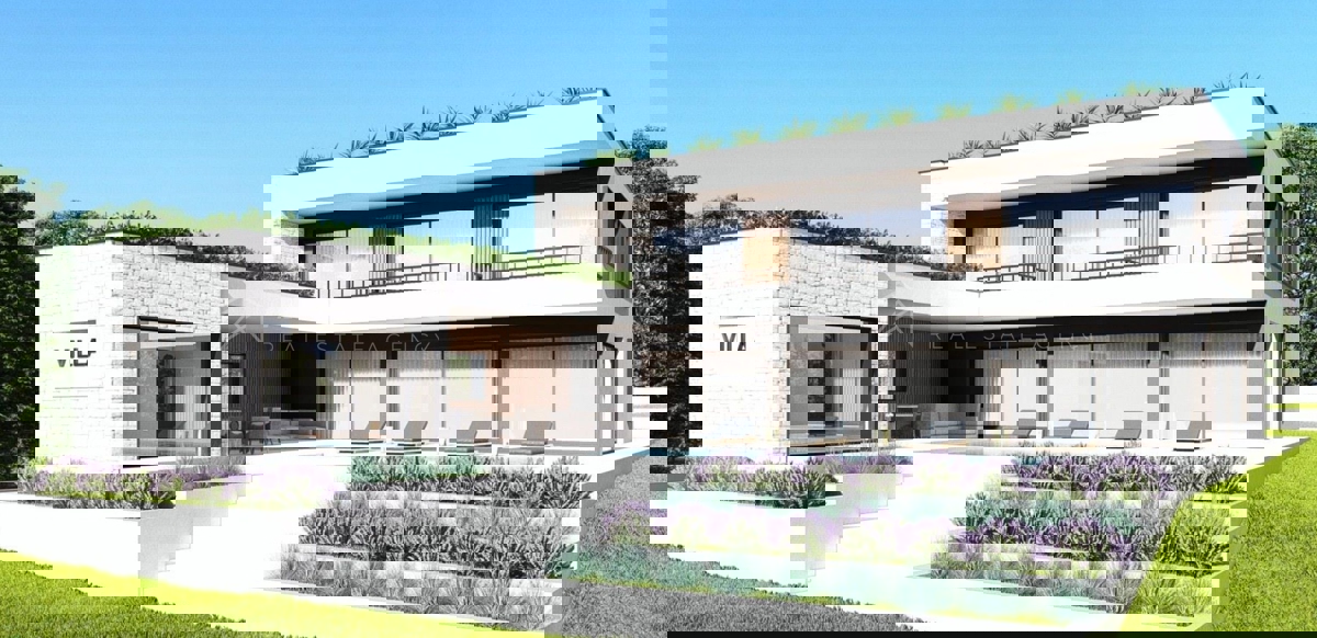 Parenzo, Kaštelir, spaziosa villa con vista e ampio giardino