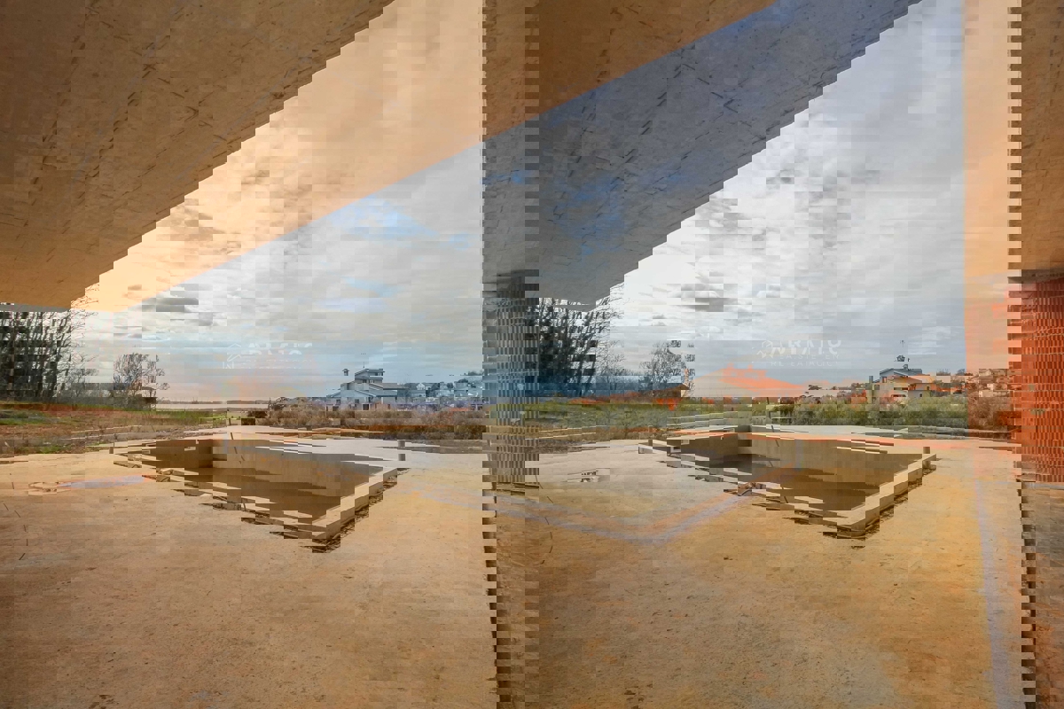 Parenzo, Kaštelir, spaziosa villa con vista e ampio giardino