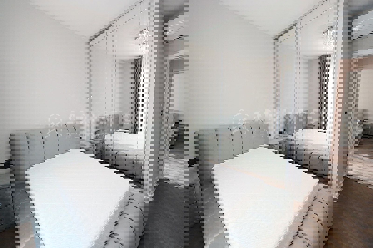 Rovigno, nuova costruzione, appartamento trilocale al primo piano