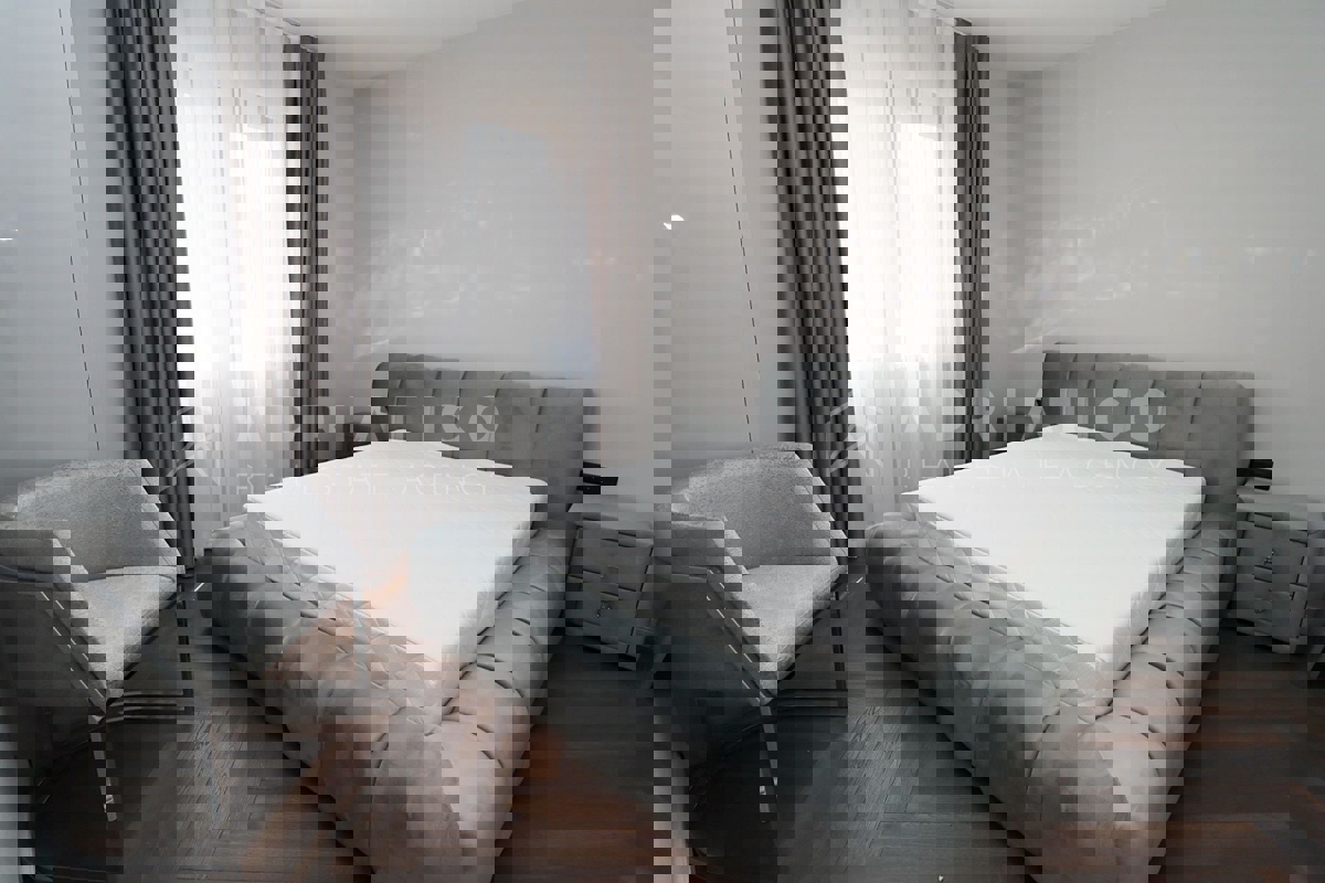 Rovigno, nuova costruzione, appartamento trilocale al primo piano