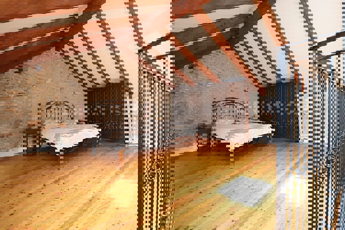 Canfanaro, dintorni, splendida casa in pietra istriana ristrutturata