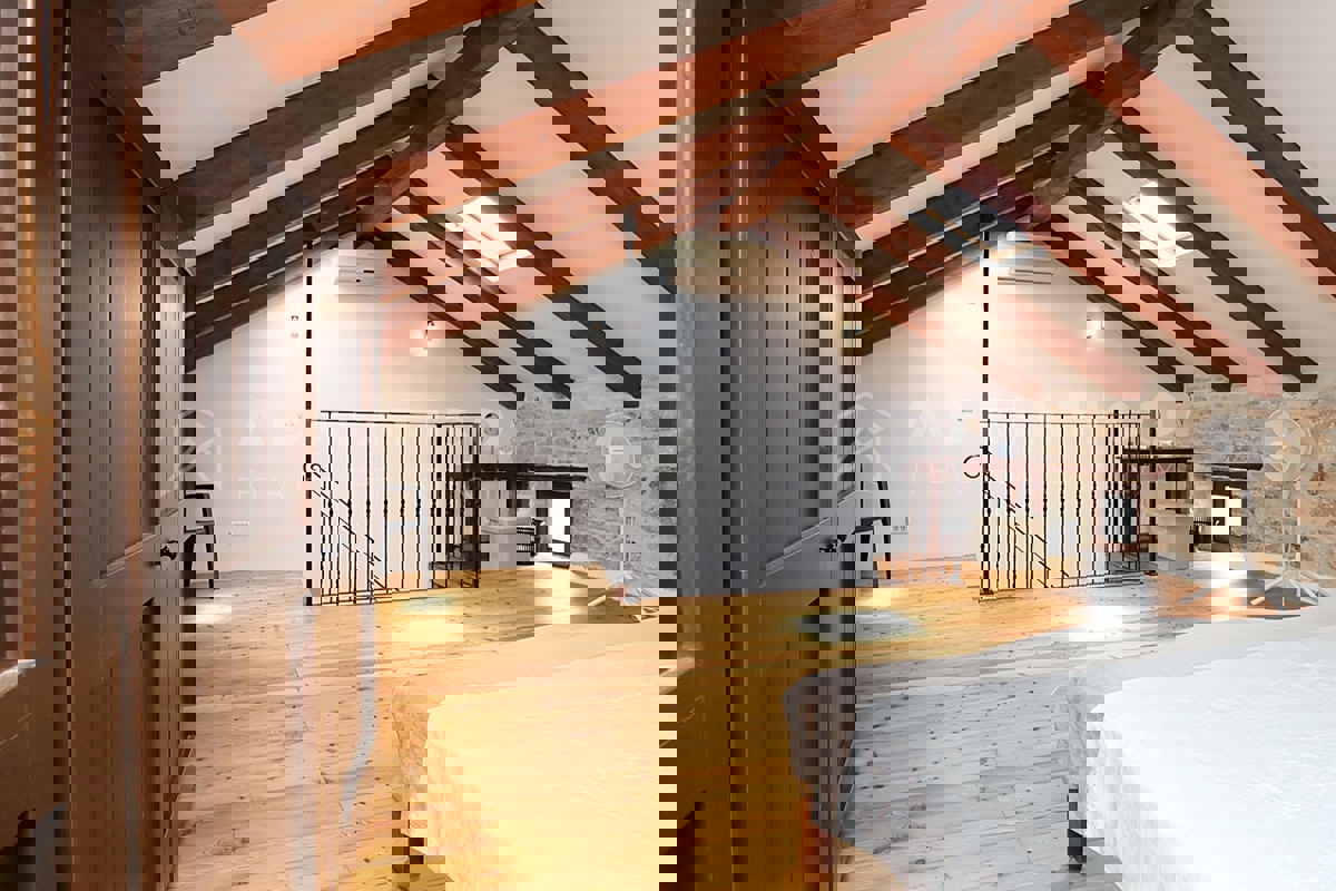 Canfanaro, dintorni, splendida casa in pietra istriana ristrutturata