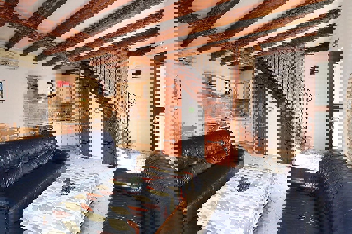 Canfanaro, dintorni, splendida casa in pietra istriana ristrutturata