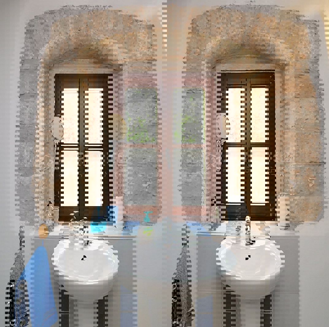 Canfanaro, dintorni, splendida casa in pietra istriana ristrutturata