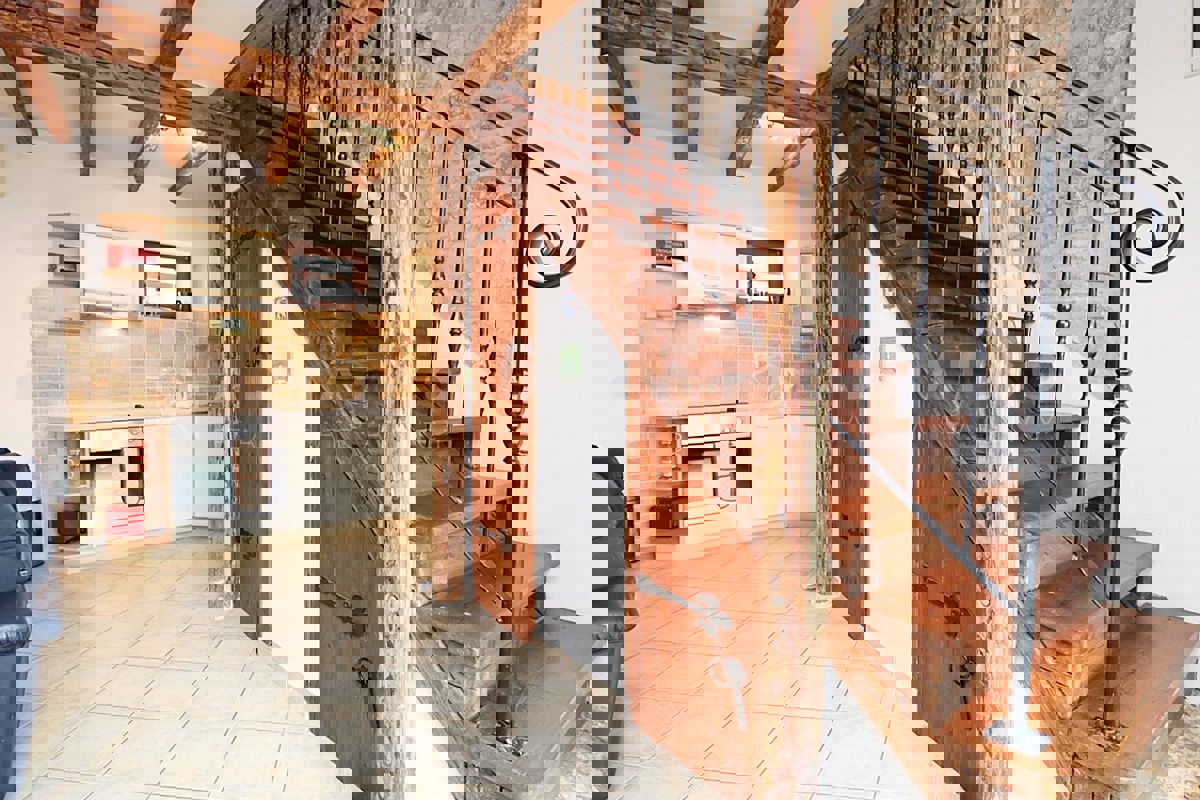 Canfanaro, dintorni, splendida casa in pietra istriana ristrutturata