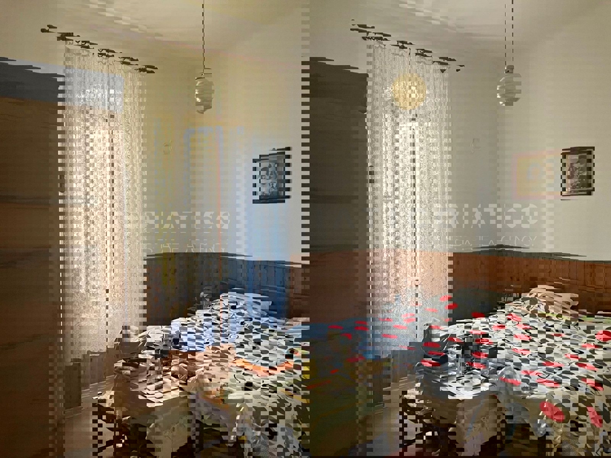 Orsera, casa in pietra a soli 250 metri dal mare