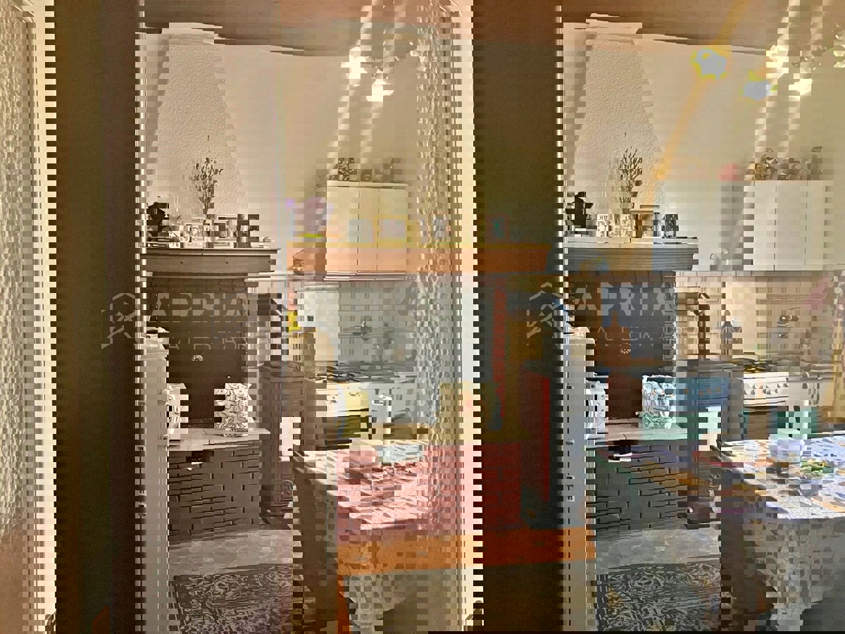 Orsera, casa in pietra a soli 250 metri dal mare