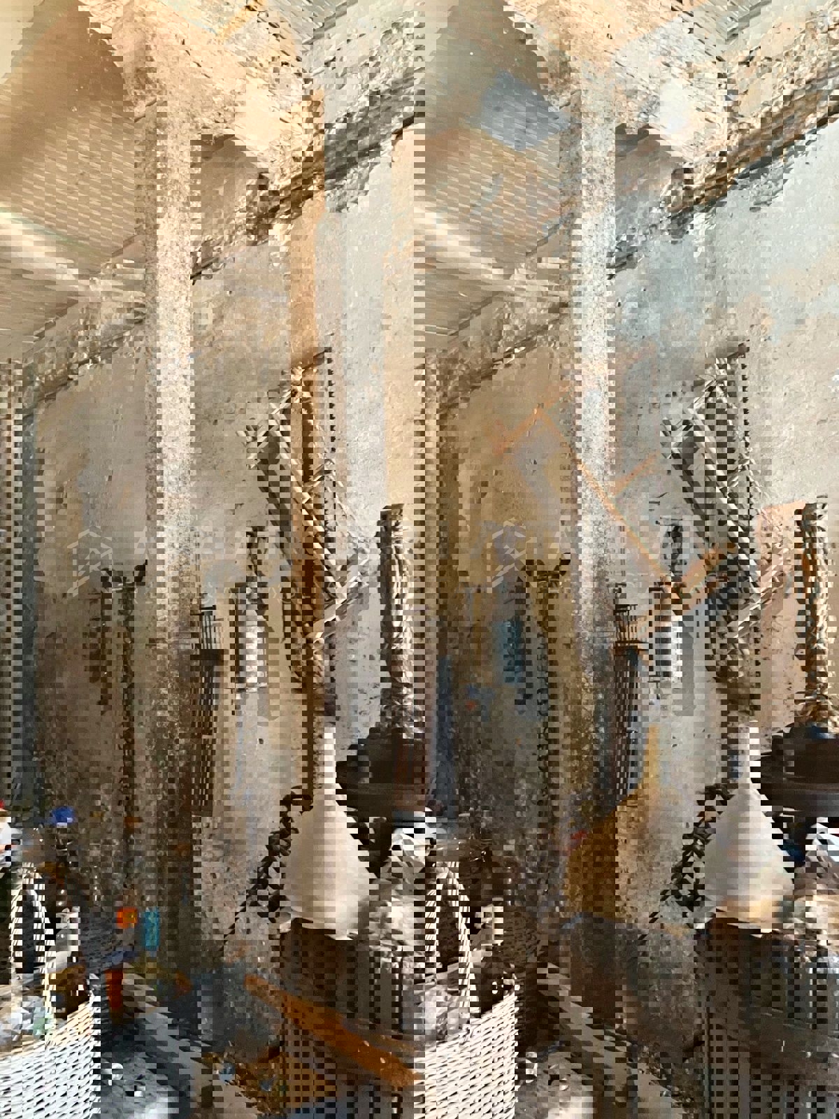 Orsera, casa in pietra a soli 250 metri dal mare